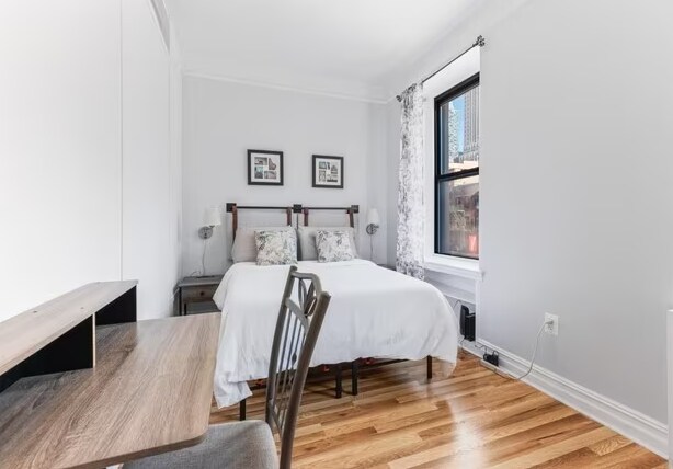 Building Photo - 421 W 50th St