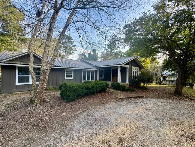 Building Photo - 511 Liberty St