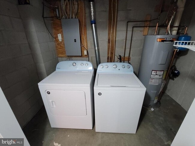 Building Photo - 233 Charleston Ct