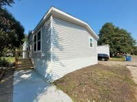 Building Photo - 117 116th Ave NE