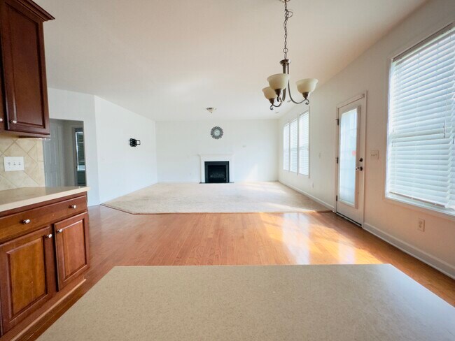 Building Photo - 6300 Falcon Knoll Cir