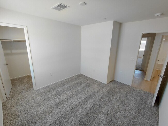 Building Photo - 475 Palomino Ct