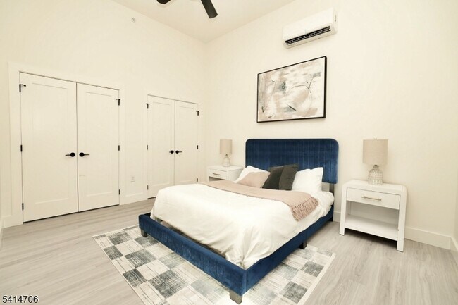 Building Photo - 536 Central Ave