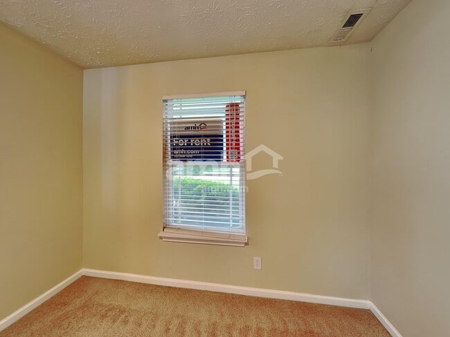 Building Photo - 7161 Lakeland Trails Blvd