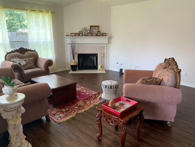 Building Photo - 18326 Hollow Branch Ct