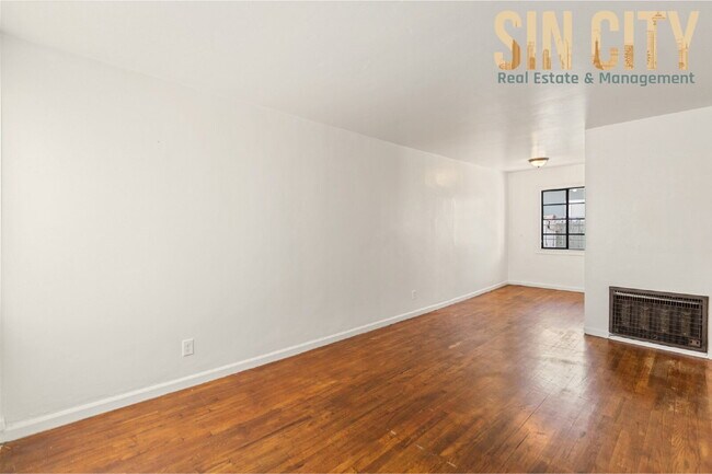 Building Photo - 1017 E Bonneville Ave