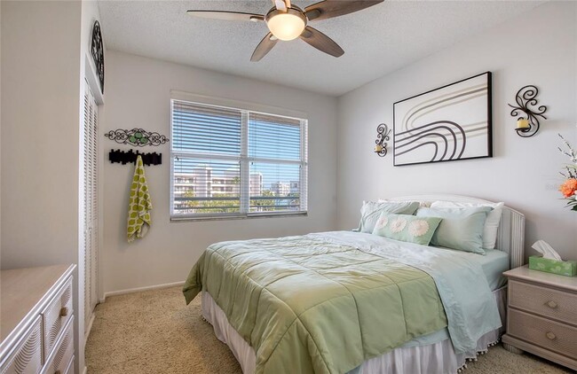 Building Photo - 8040 Sailboat Key Blvd S