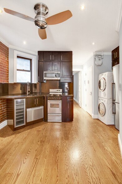 Building Photo - 219 E 23rd St