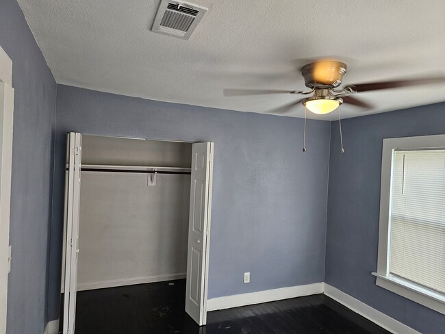Building Photo - 2 bedroom house for rent in Downtown Killeen