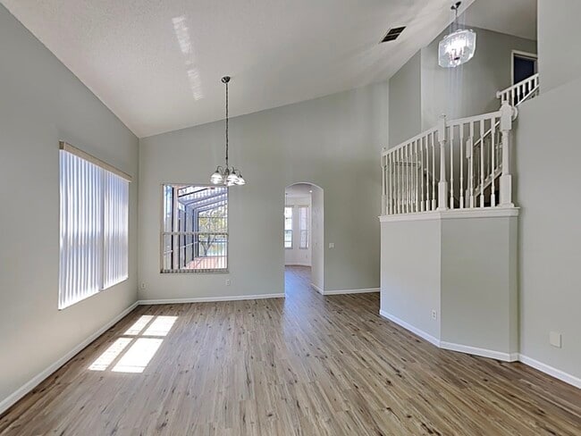 Building Photo - 728 Hardwood Cir