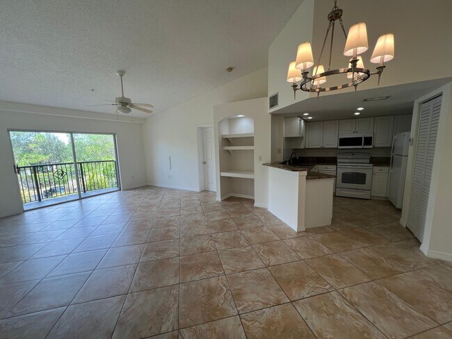 Building Photo - 500 Crestwood Ct N