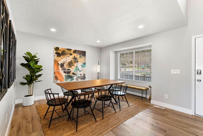 Building Photo - 1162 Cave Hollow Ln