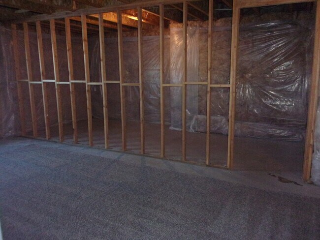 Building Photo - 371 E 2200 S