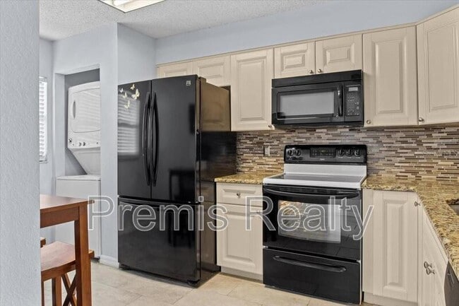 Building Photo - 900 Cove Cay Dr