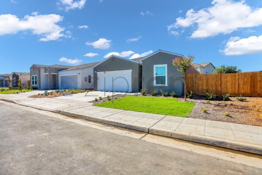 Building Photo - 6173 E Robinson Ave