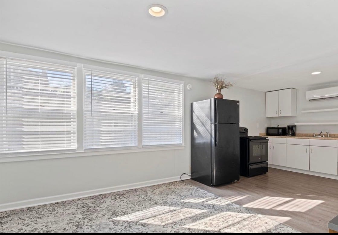 Open living/kitchen - 1305 Stratford Ave