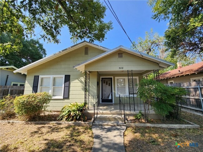 Building Photo - 588 S Castell Ave