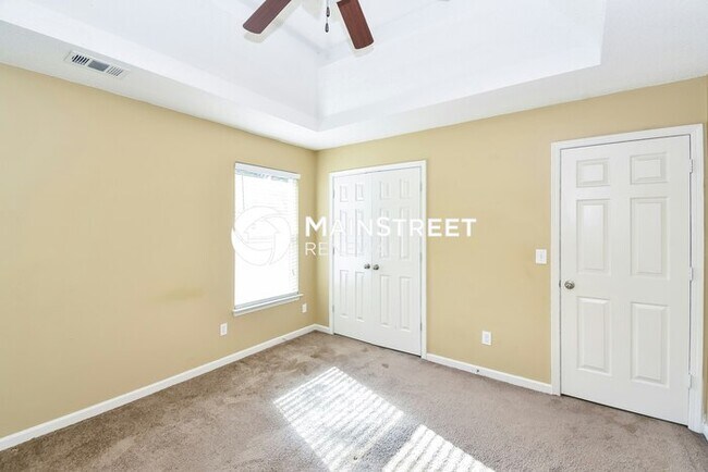 Building Photo - 4 Bedroom Pet-Friendly Home in Fairburn, GA with Main Street Renewal