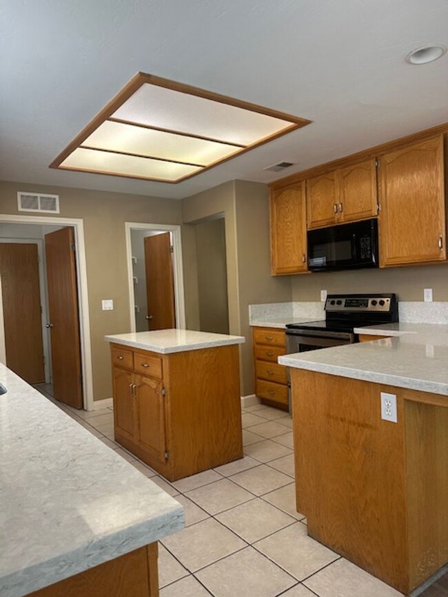 Building Photo - 5414 Moraga Ct