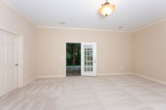 Building Photo - 130 Alpine Ct