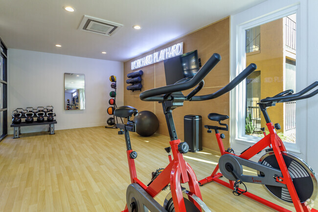 Fitness Center - Cambridge House Apartments