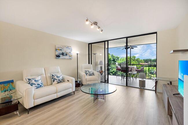 Building Photo - 6562 Boca Del Mar Dr