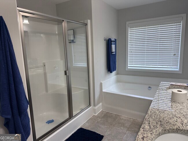 Building Photo - 273 The Blvd