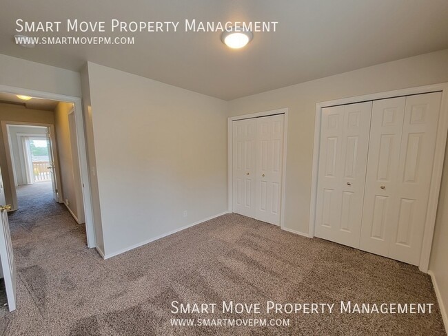 Building Photo - 11243 W Stallion Ln