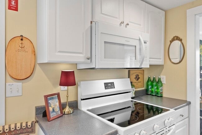 Building Photo - 34 High St