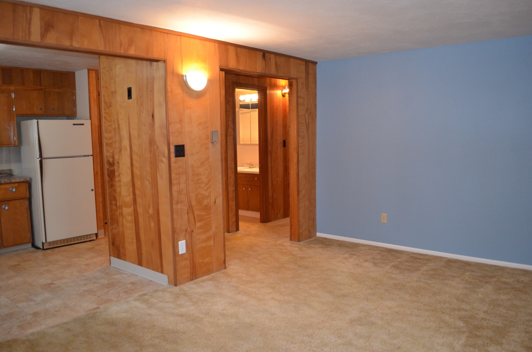 Living Room - 606 S Halvorson St