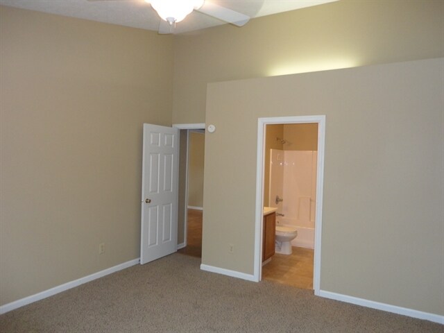 Building Photo - 7641 Blackthorn Ct