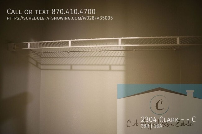 Building Photo - 2304 Clark St