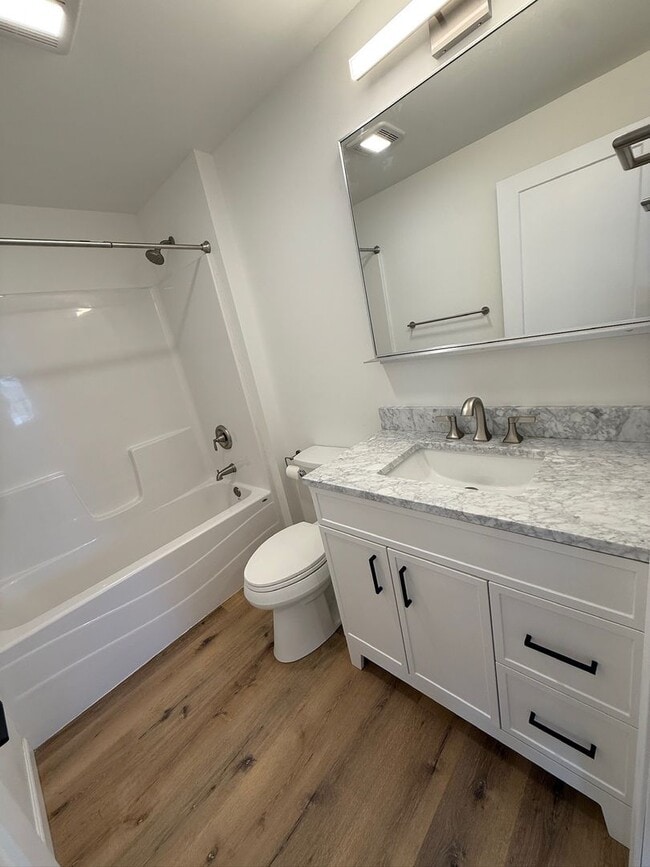 Building Photo - All new 3 bed / 2 bath home in wonderful West Salem neighborhood with garage!