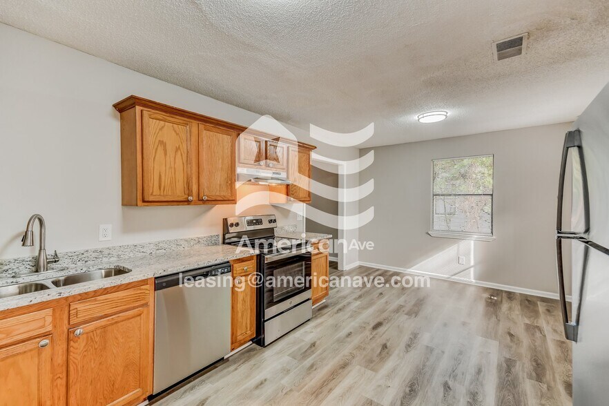 Building Photo - 1131 26th Ave N