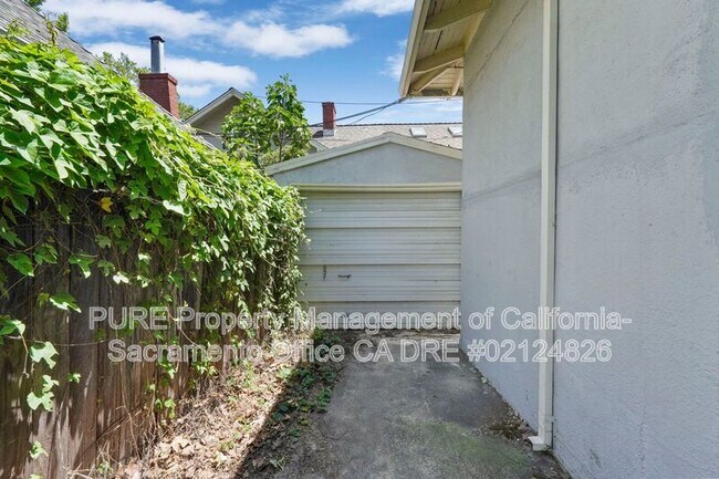 Building Photo - 2105 23rd St