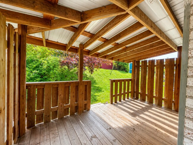 Building Photo - Charming Updated Home Near Christiansburg Shopping and Dining