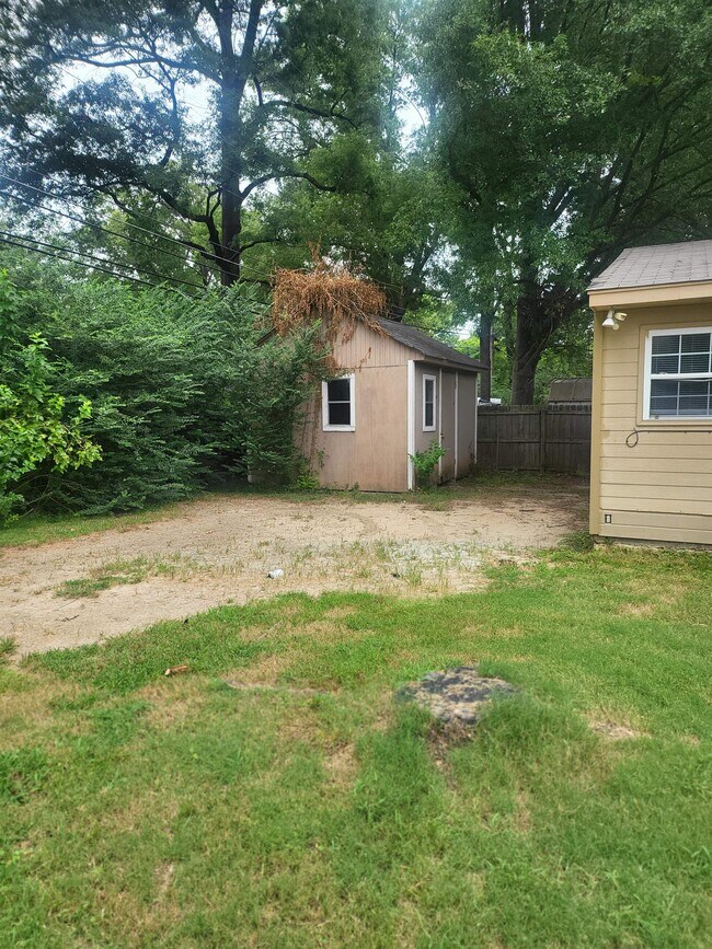 Building Photo - 1769 Capri Rd
