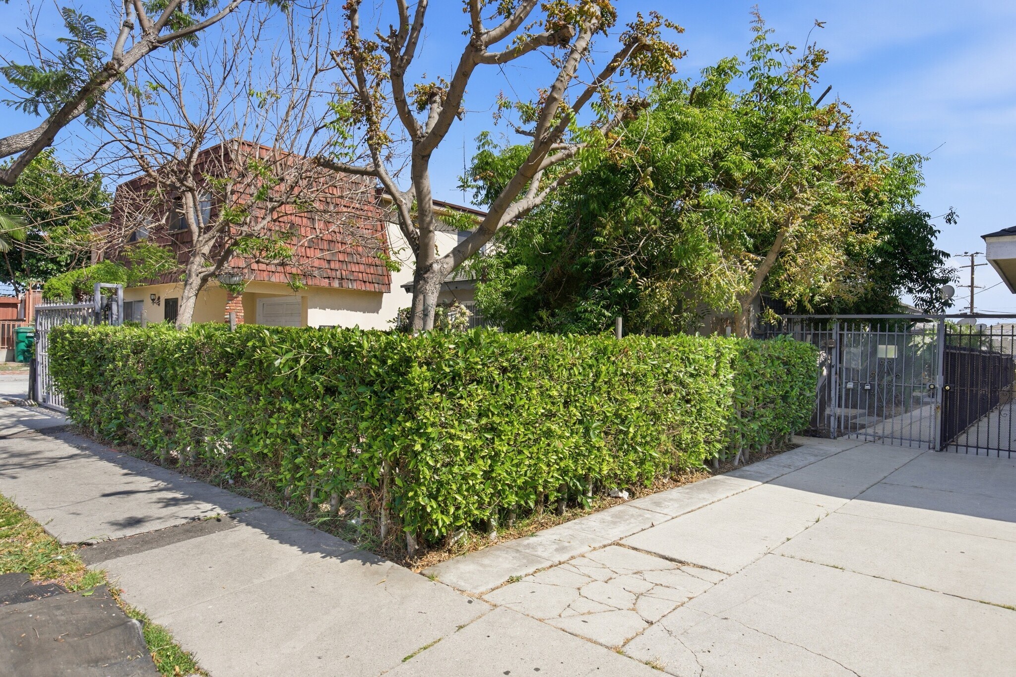 Building Photo - 534 Hyde Park Pl