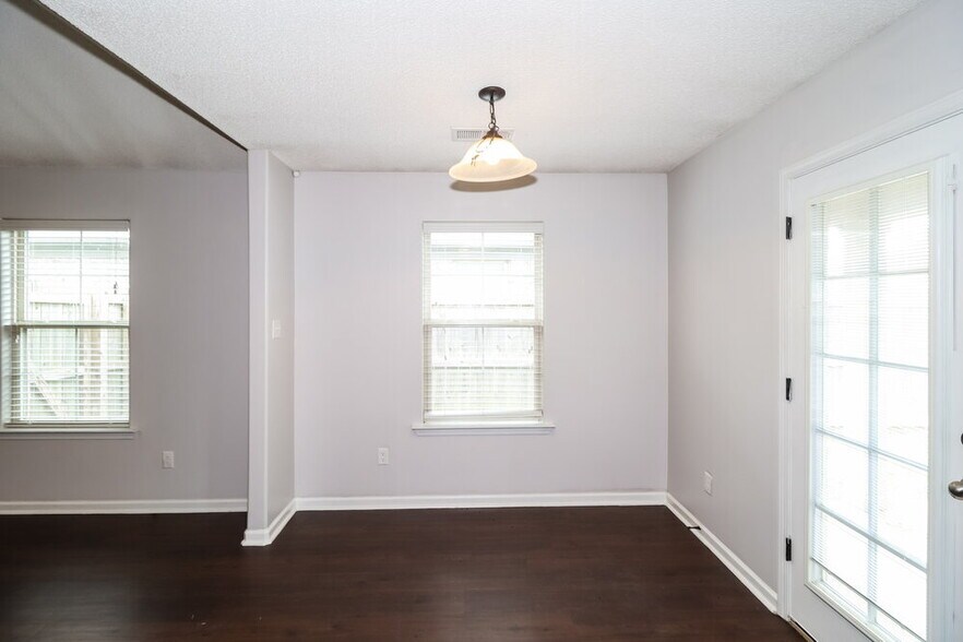 Building Photo - 9450 Darren Cir S