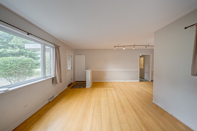 Building Photo - 1127 Santa Rosa Ave