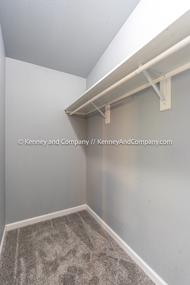 Building Photo - 1421 Querida Dr