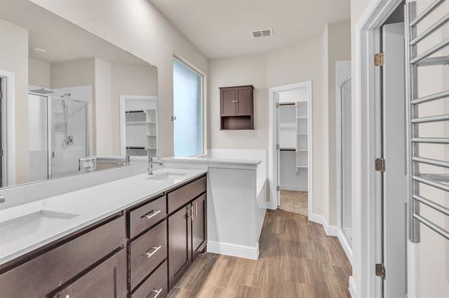 Building Photo - 2336 Shorthorn Dr