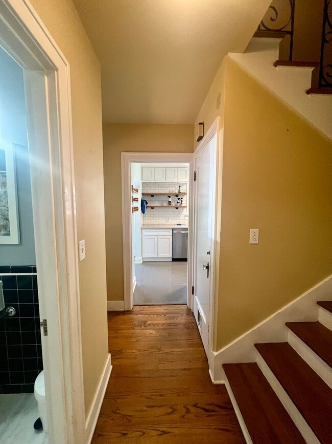 Building Photo - Updated 1920s 4BD