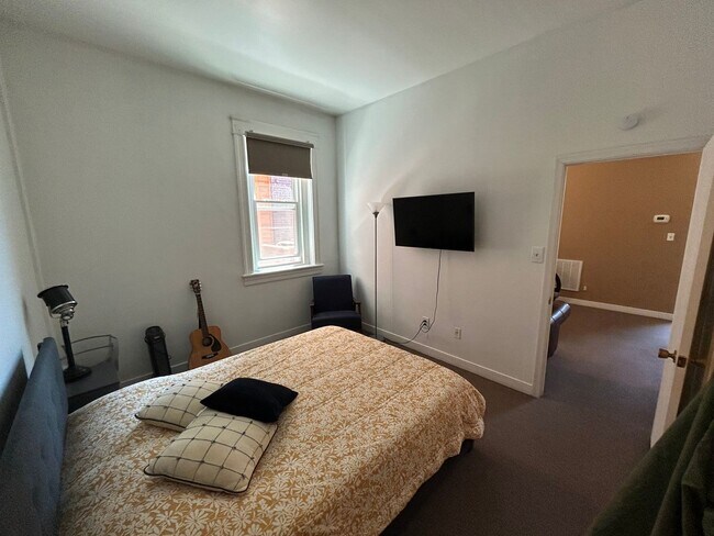 Building Photo - Adorable 1 bdrm/1ba Apartment Located in Richmond's Fan District!