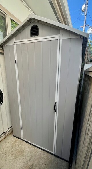 Dedicated lockable storage shed photo #1 - 1327 La Palma St