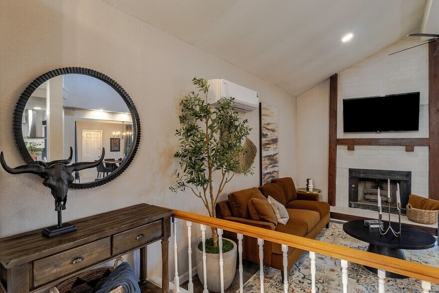 Building Photo - 911 Rockwall St