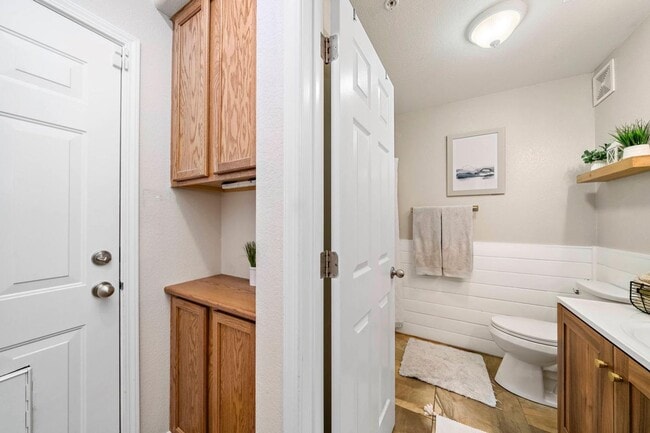 Building Photo - 8430 Crystal Walk Cir
