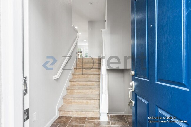 Building Photo - 482 Tristania Terrace