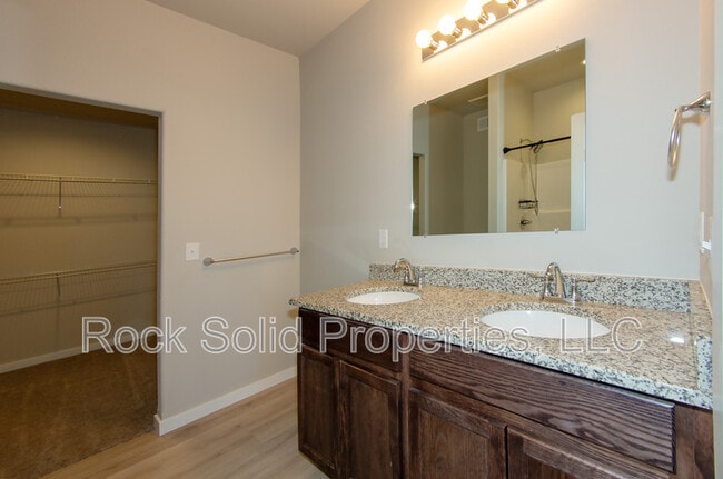 Building Photo - 1308 Rabbit Brush Trl