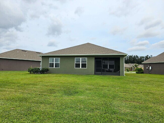 Building Photo - Relax in Rockledge